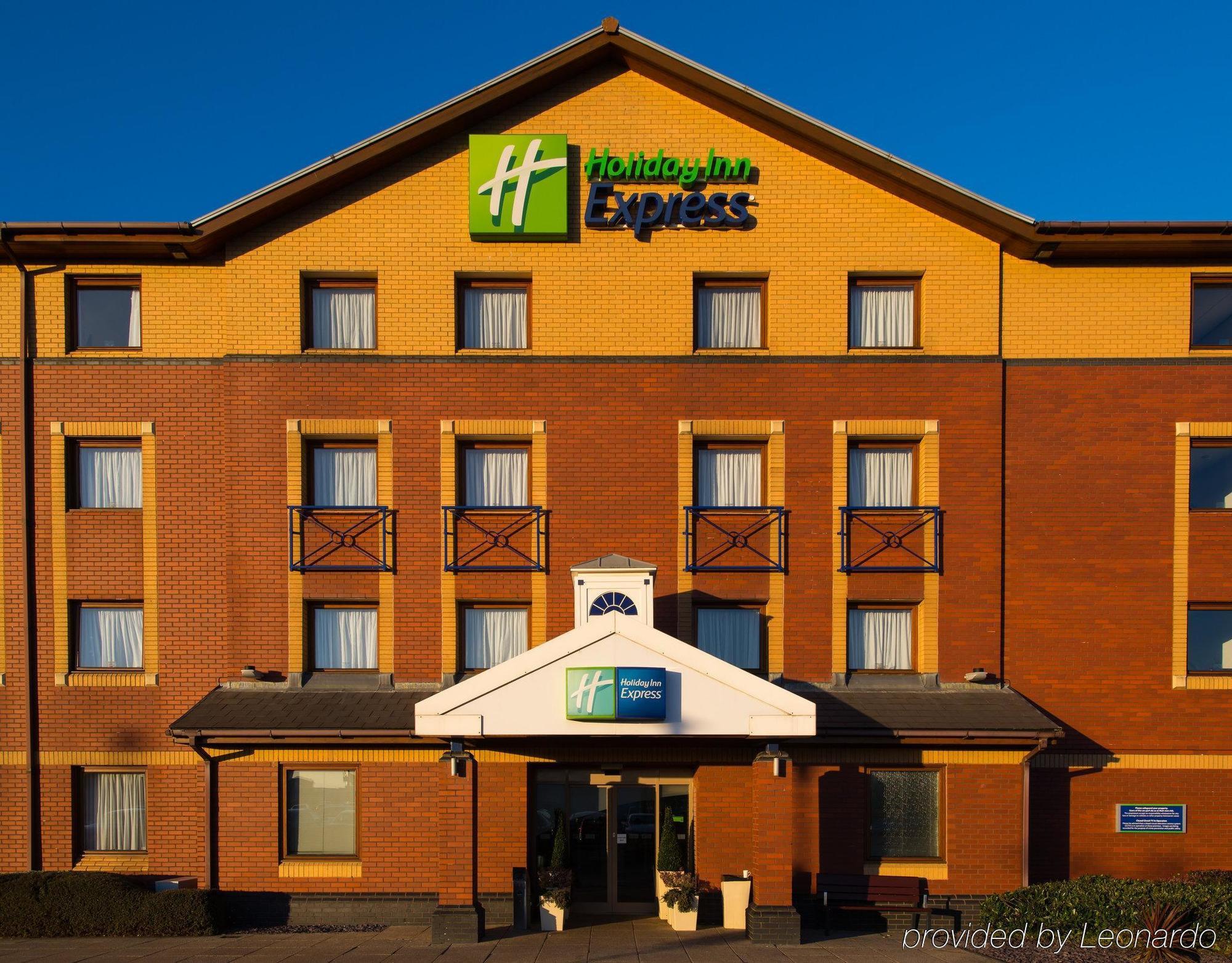 Holiday Inn Express Stoke-On-Trent By Ihg Exterior foto